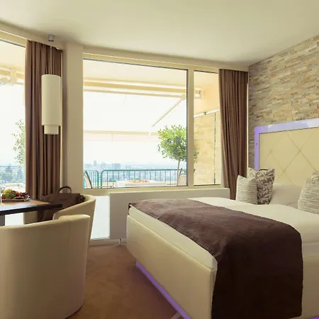 Mercure Panorama Hotel *